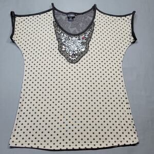 Daytrip Women Shirt Size M Gray Stretch Preppy Beads Cold Shoulder Short Sleeves